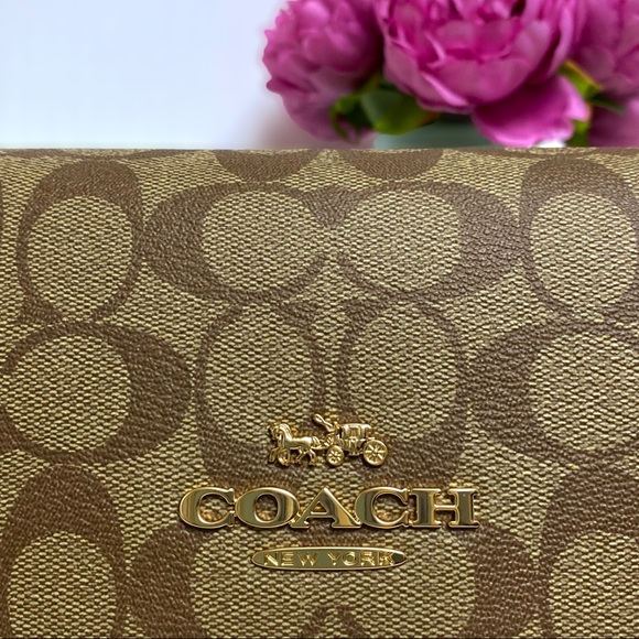 Coach purse - Picture 4 of 10